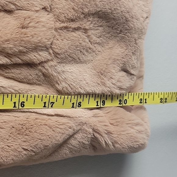 Zara-KIDS-Pink Faux Fur Hooded Coat-Size 9 - Picture 11 of 15